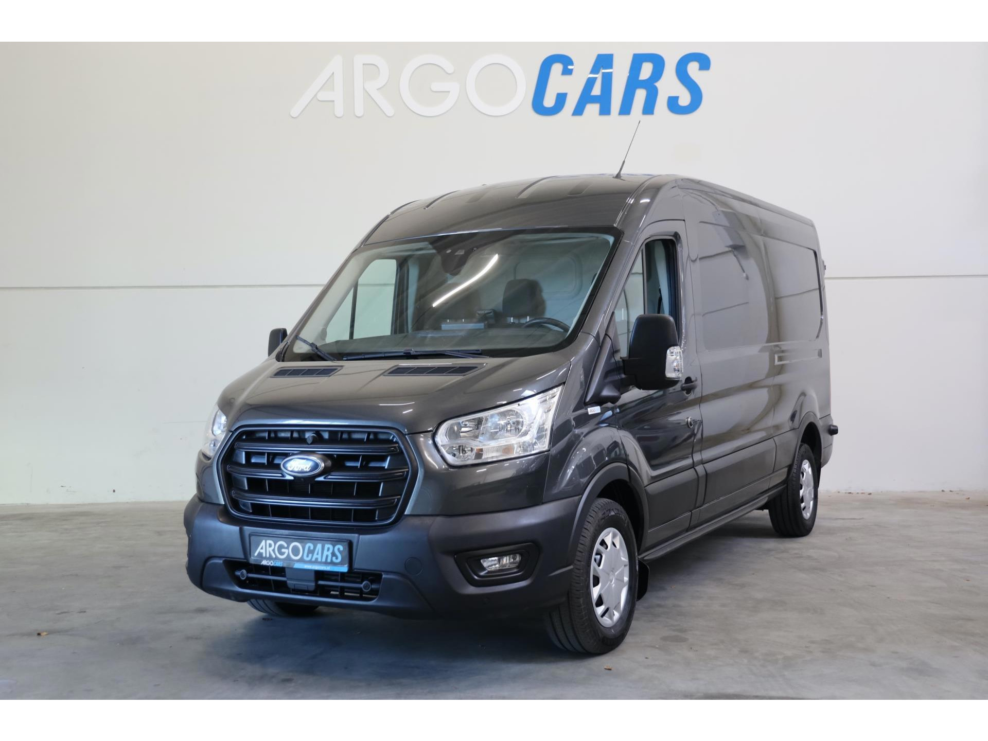 Ford Transit 330 2.0 TDCI L3/H2 AUTOMAAT CAMERA TREKHAAK DRIVER ASS CLIMA TREKHAAK ZEER VOL UITGERUST LEASE V/A €188,- p.m. Bestelauto