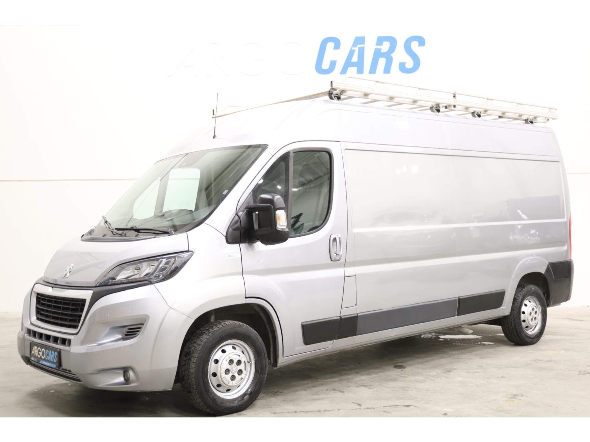 Peugeot Boxer 2.2 BlueHDi L3/H2 GRIJS 165PK LED IMPERIAAL NAVI AIRCO CRUISE CONTROL PDC LEASE V/A € 98,- pm INRUIL MOG Bestelauto
